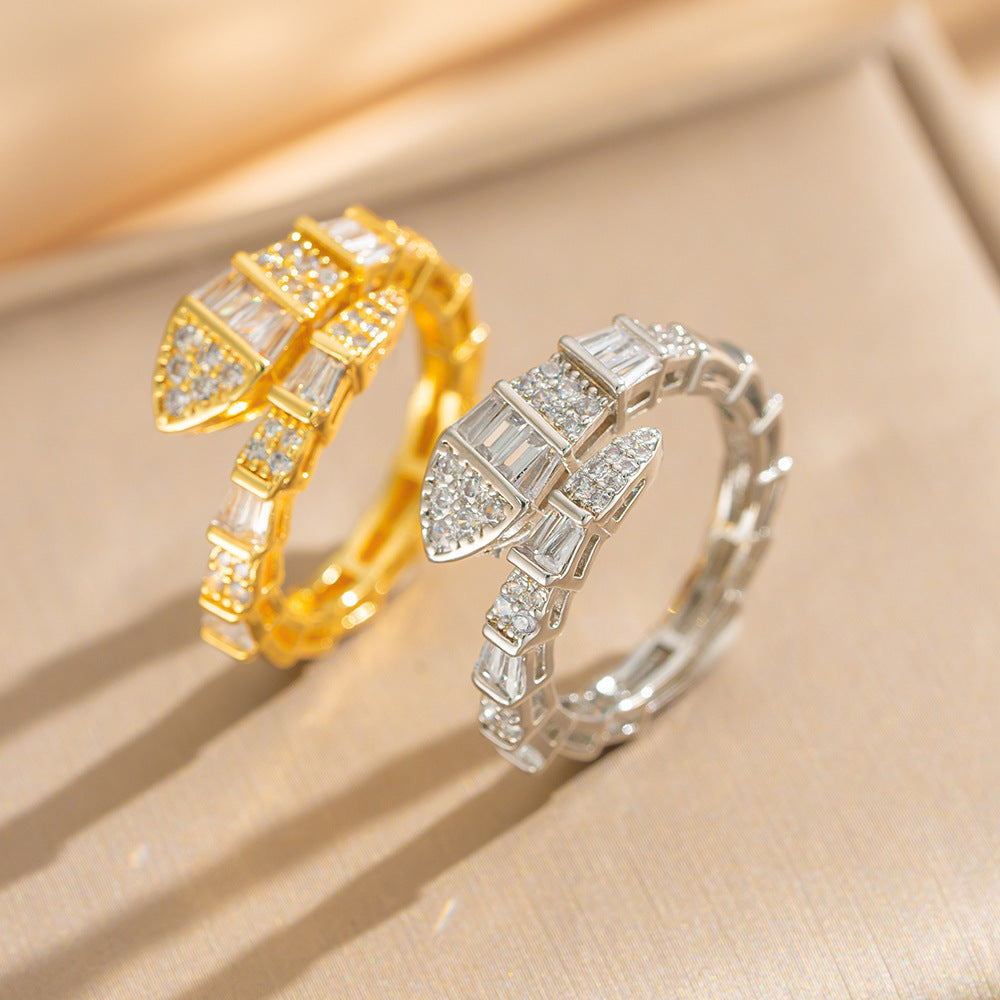 Anello Minimalista di Lusso Regolabile a Forma di Serpente in Zircone per Donna, in Rame Placcato Oro con Design Contemporaneo Elegante