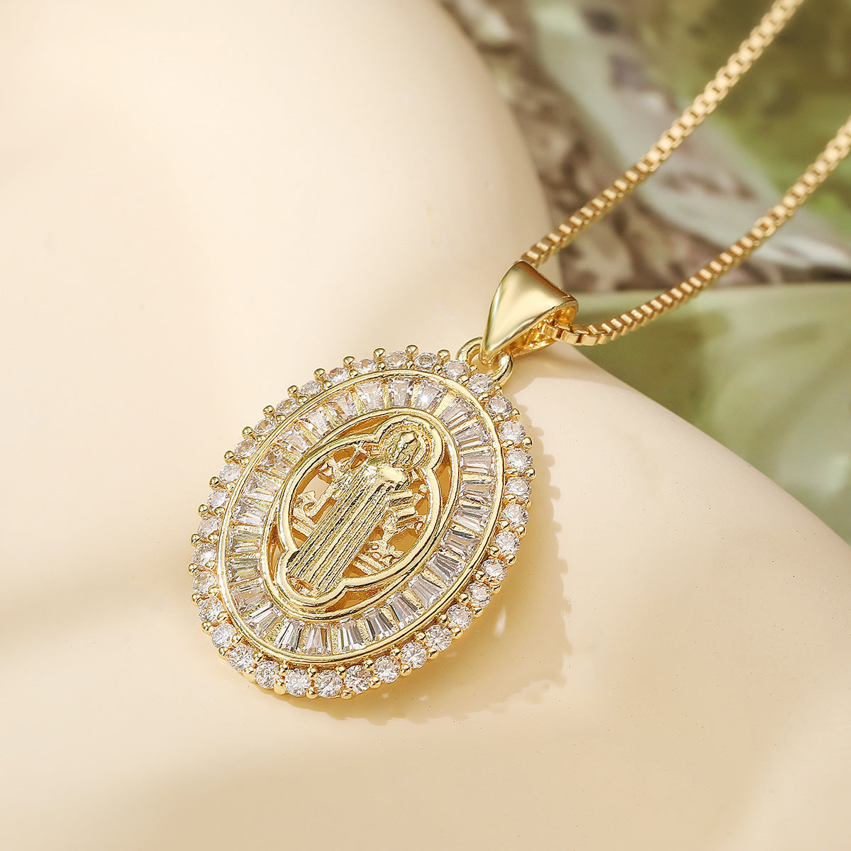 Minimalist Geometric Maria Pendant Necklace for Women with Copper Base Plated in 18K Gold and Zircon Inlay