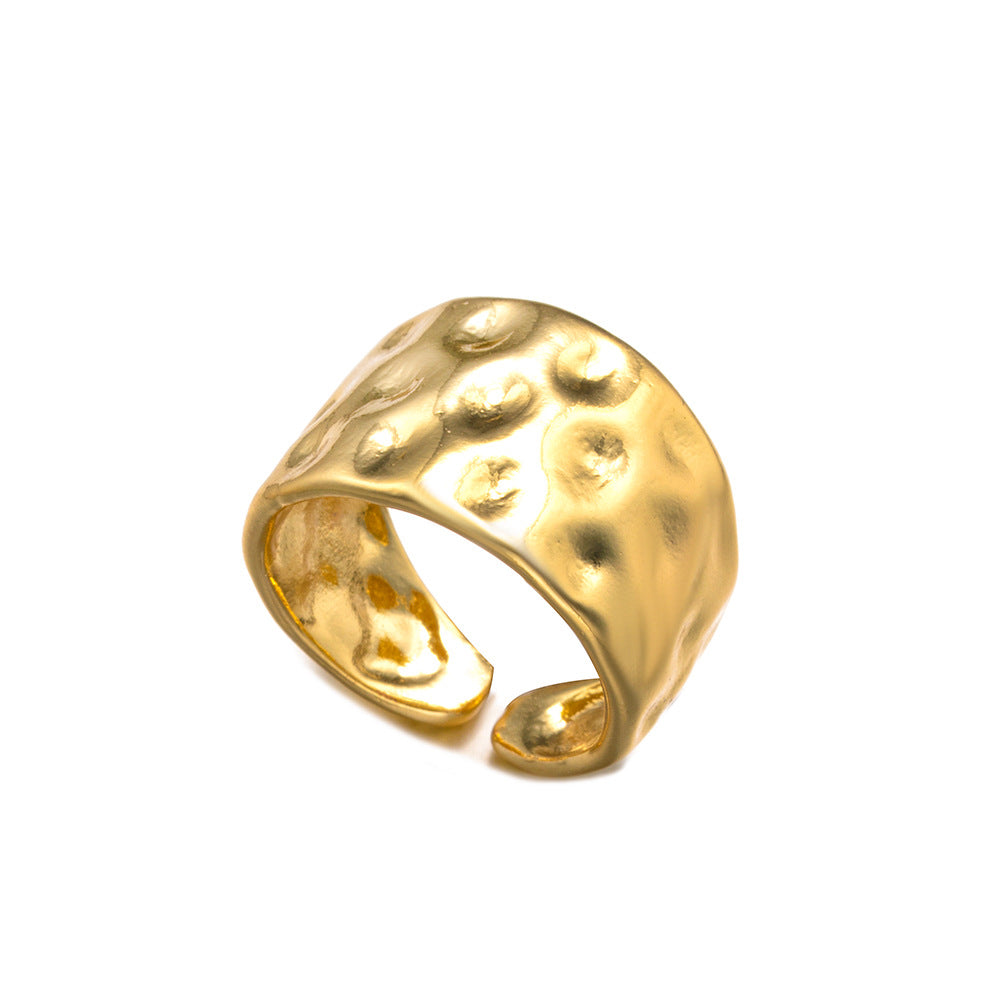 Anello minimale in rame placcato oro con texture martellata per dito indice, design a cuore, motivo a pois geometrici