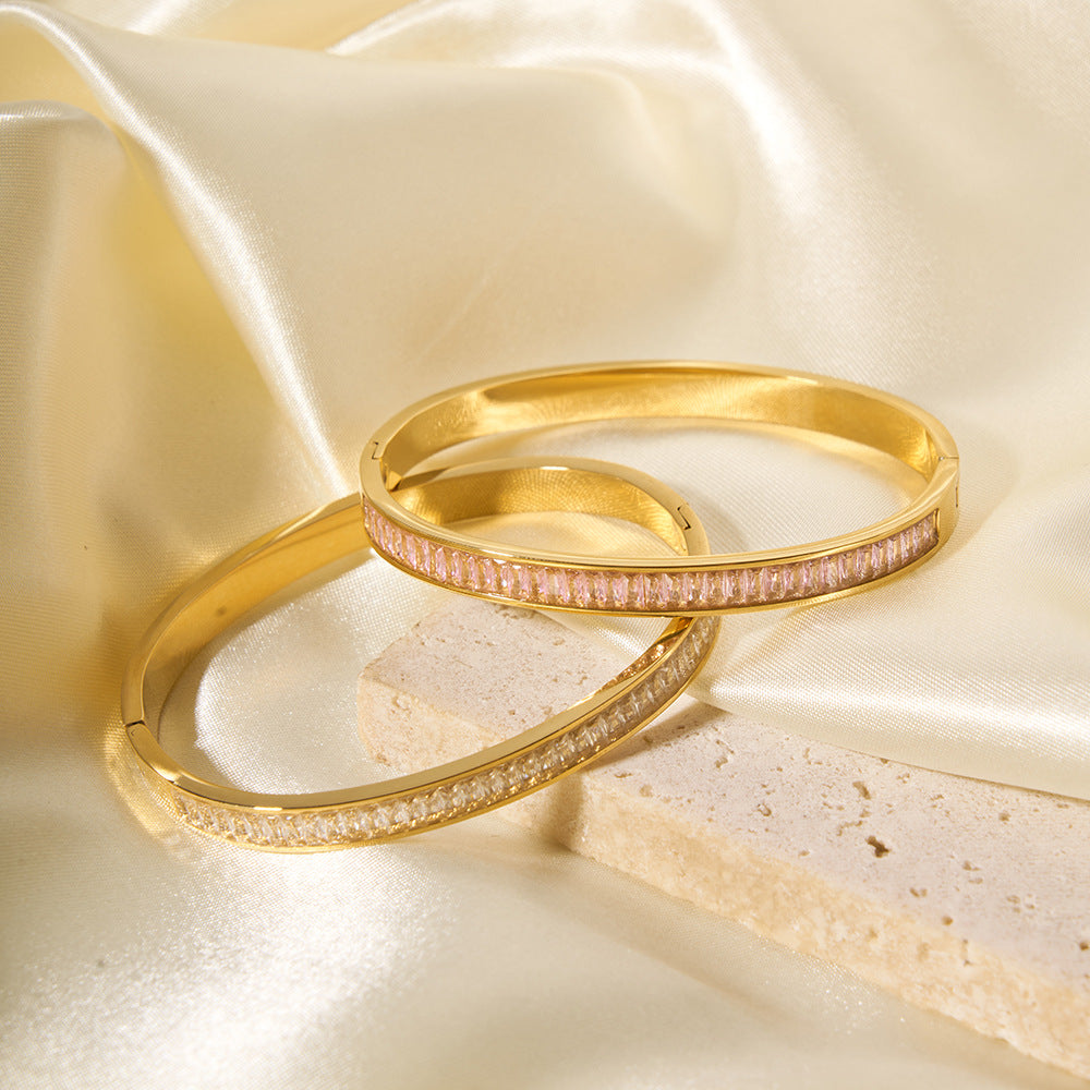 Bracciale Minimalista Geometrico in Acciaio al Titanio con Accenti di Zirconi per Donne e Uomini