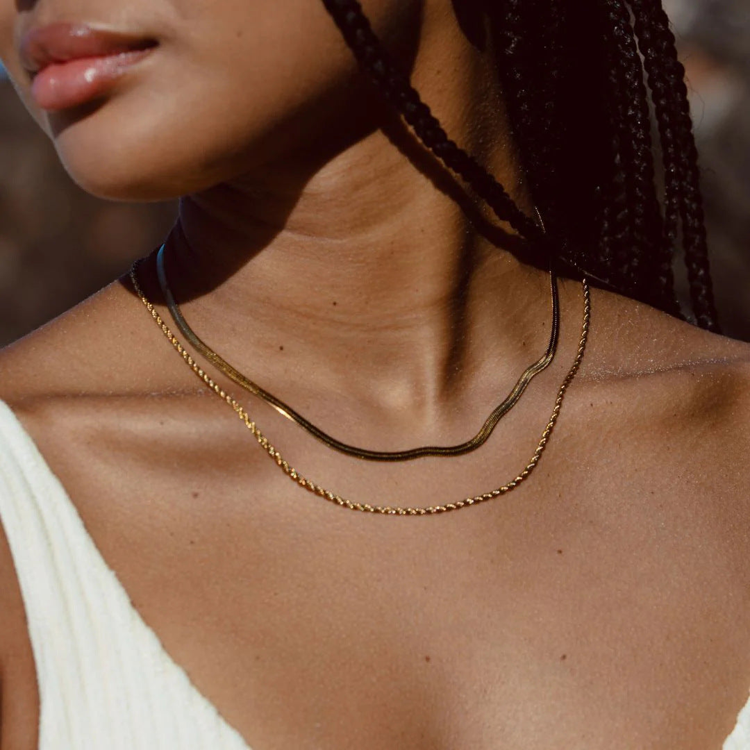Collar de cadena de serpiente de doble capa vintage para mujer en acero inoxidable con acabado chapado
