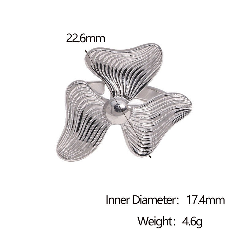 Anello a fascia floreale minimalista in acciaio inossidabile con placcatura in oro 18 carati da donna