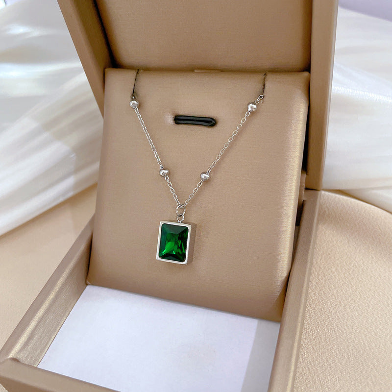 Collana in Acciaio al Titanio Placcato con Design Geometrico Minimalista e Catena Irregolare, Unisex