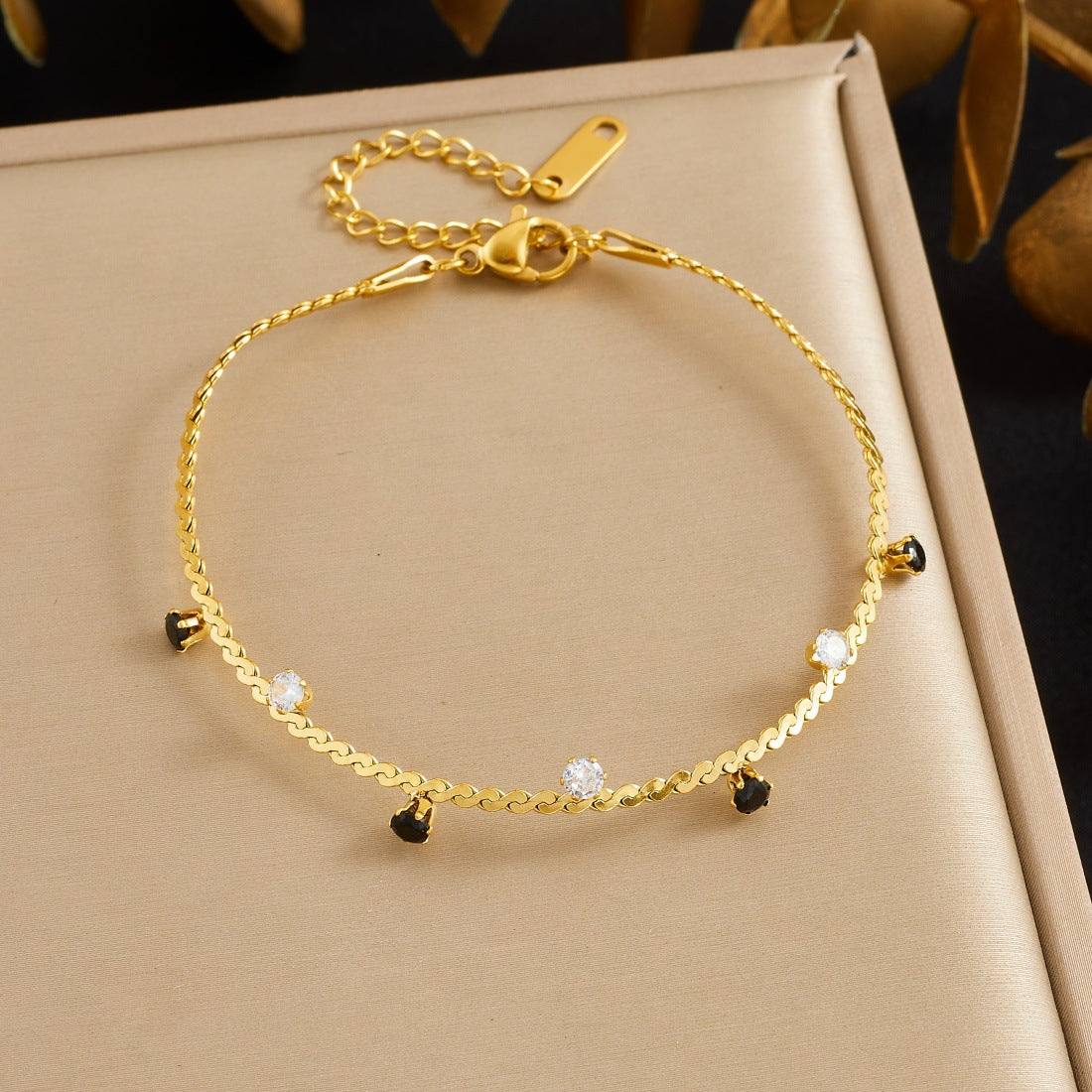 Gold Plated Stainless Steel Rope Chain Bracelet with Geometric Rhinestone Pendant