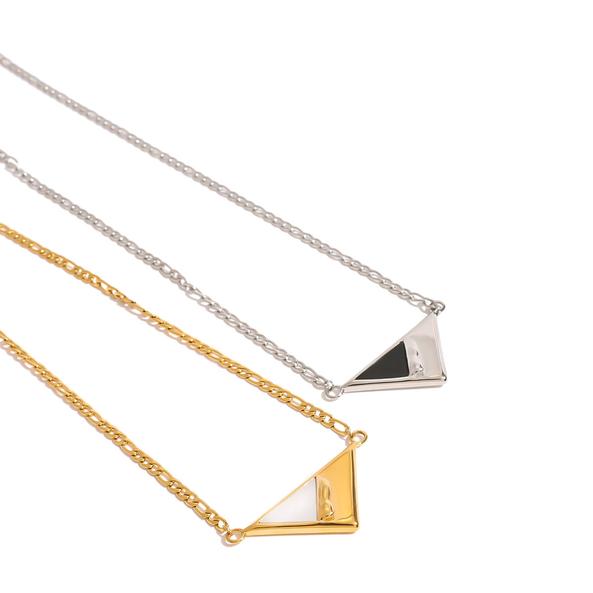 Collana con Ciondolo a Conchiglia Geometrica in Acciaio Inossidabile con Finitura Galvanizzata da Donna, Catena Minimalista a Clavicola Stile Medaglione