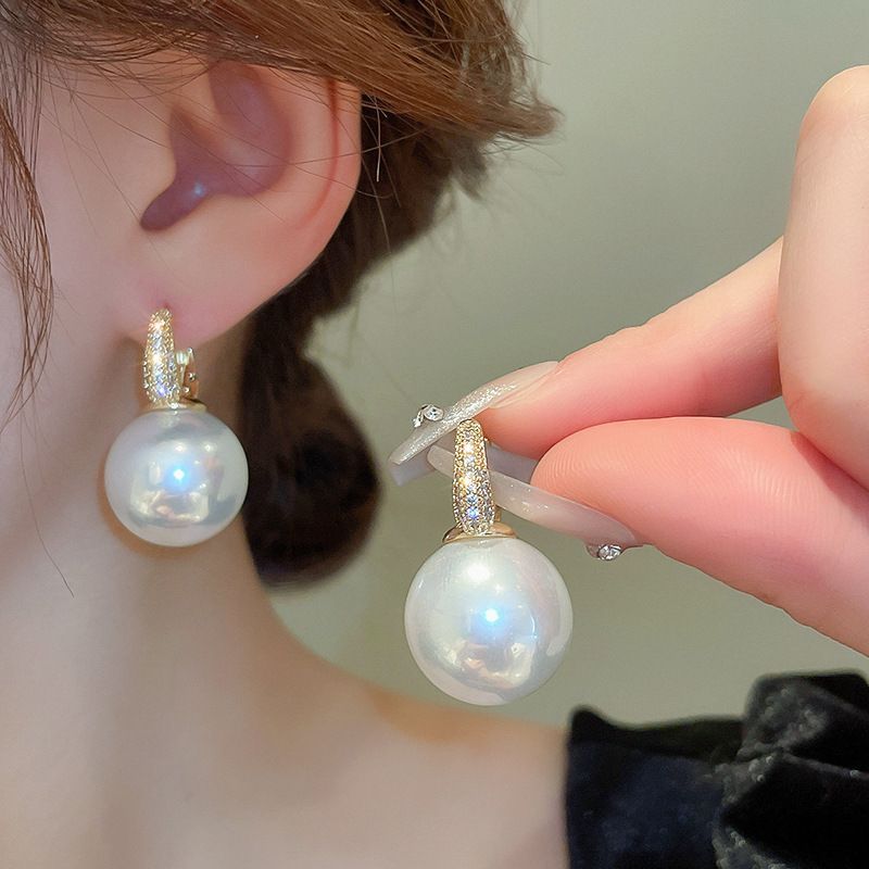 Orecchini a perno con perle stile vintage francese elegante con perni in acciaio placcato per donna, uso quotidiano, design rotondo geometrico minimalista, look di lusso
