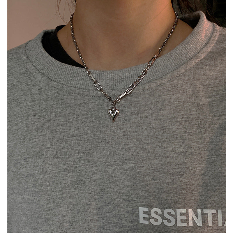 Minimalist Heart-Shaped Titanium Steel Necklace with Polished Finish for Women and Men, Delicate Clavicle Chain with Cross-Link Design