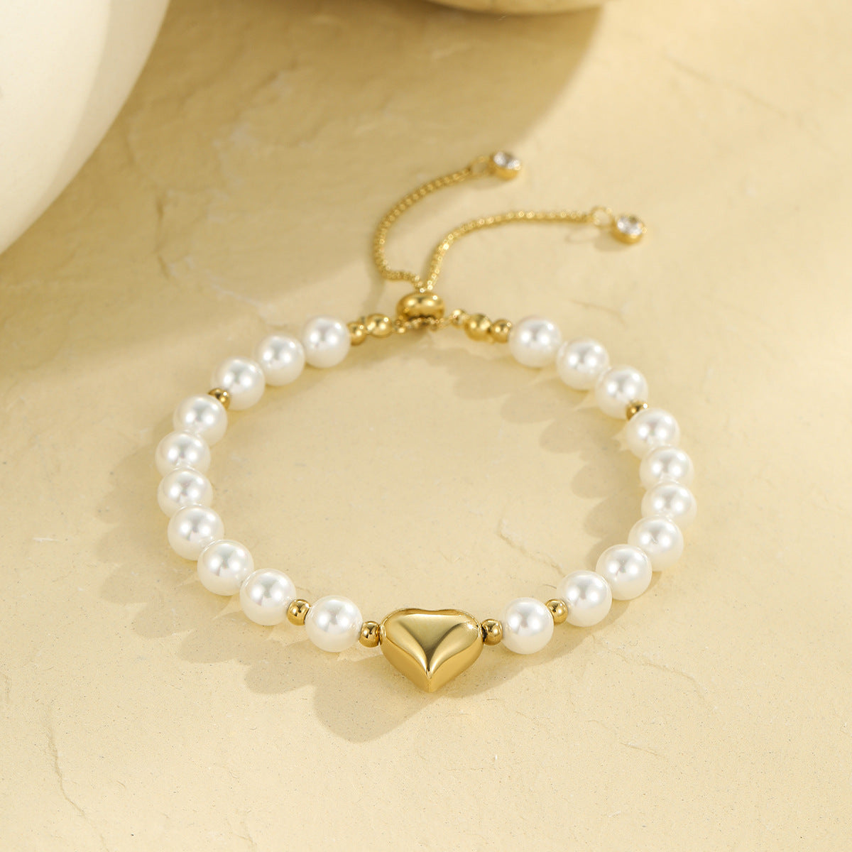 Fashionable Heart-Shaped Stainless Steel Bracelet with 18K Gold Plating for Women, Lightweight Luxe Layering Piece