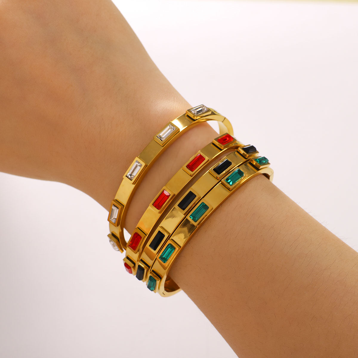 Bracciale Vintage in Acciaio Inox con Strass Geometrici Quadrati e Placcatura Sottovuoto in Oro 18K
