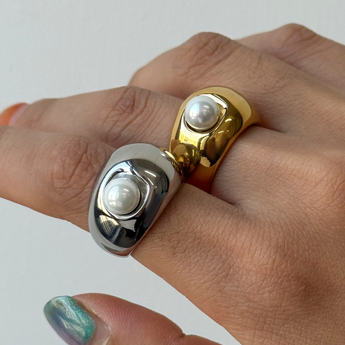 Anillo de acero inoxidable geométrico de lujo con chapado en oro PVD de 18K y perla para mujer