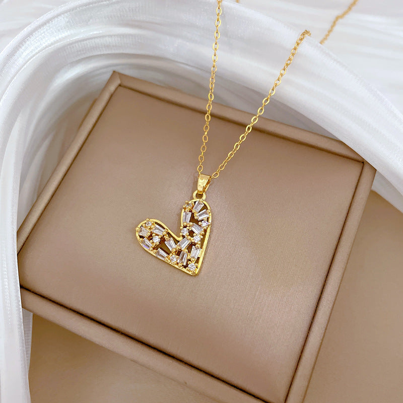 Collana da donna in acciaio al titanio con strass a forma di cuore cavo, con catena a medaglione delicata, gioielli minimalisti eleganti e versatili