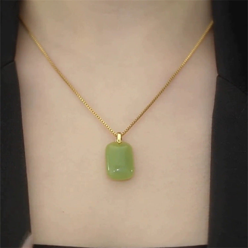 Minimalist Geometric Light Luxury Green Pendant Necklace for Women with Titanium Steel Box Chain