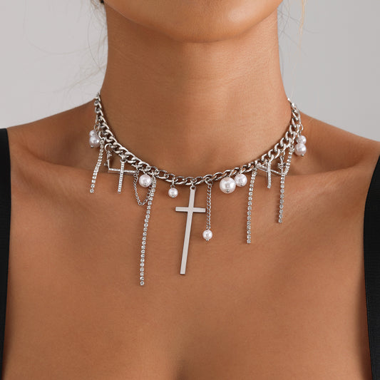 Elegante collar de mujer con colgante de borla y cruz, en aleación con acabado chapado y diseño geométrico