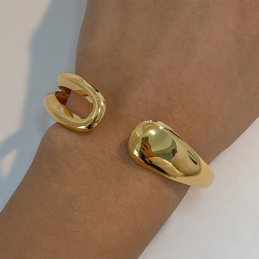 Minimalist Geometric Stainless Steel Cuff Bracelet with Plated Finish for Women