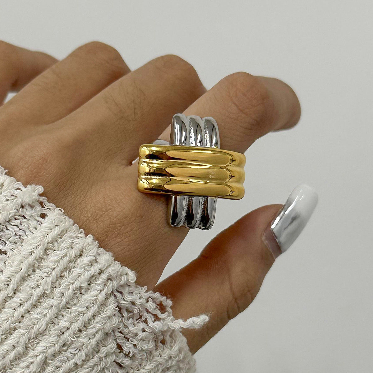 Pendientes minimalistas de acero inoxidable con forma de cuadrado geométrico y acabado chapado para mujer