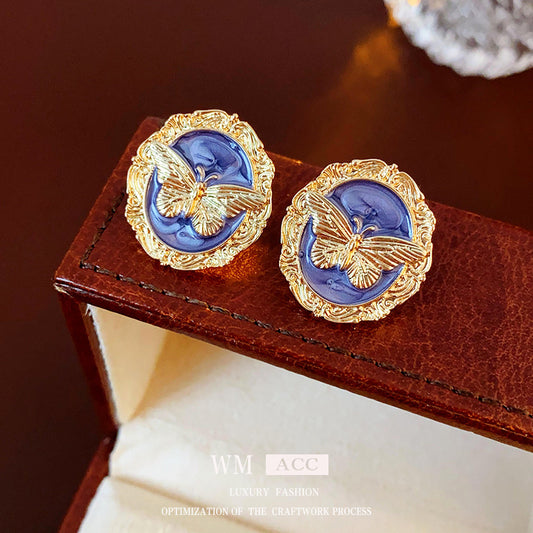 Orecchini in Lega a Forma di Farfalla Stile Vintage con Perni in Acciaio Placcato Argento da Donna, Design Artistico Retrò Leggero Gioiello di Lusso per Orecchie