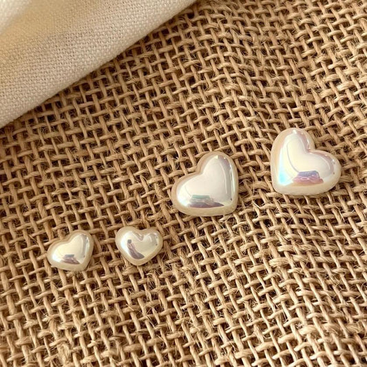 Pendientes de tuerca minimalistas de plata de ley 925 con forma de corazón e incrustaciones de perlas para mujer
