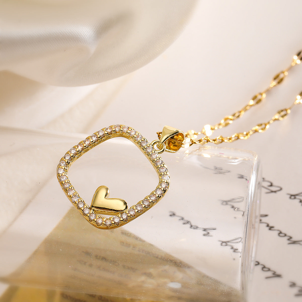Minimalist Geometric Heart Pendant Necklace for Women in Copper with 18K Gold Plating and Zircon Inlay