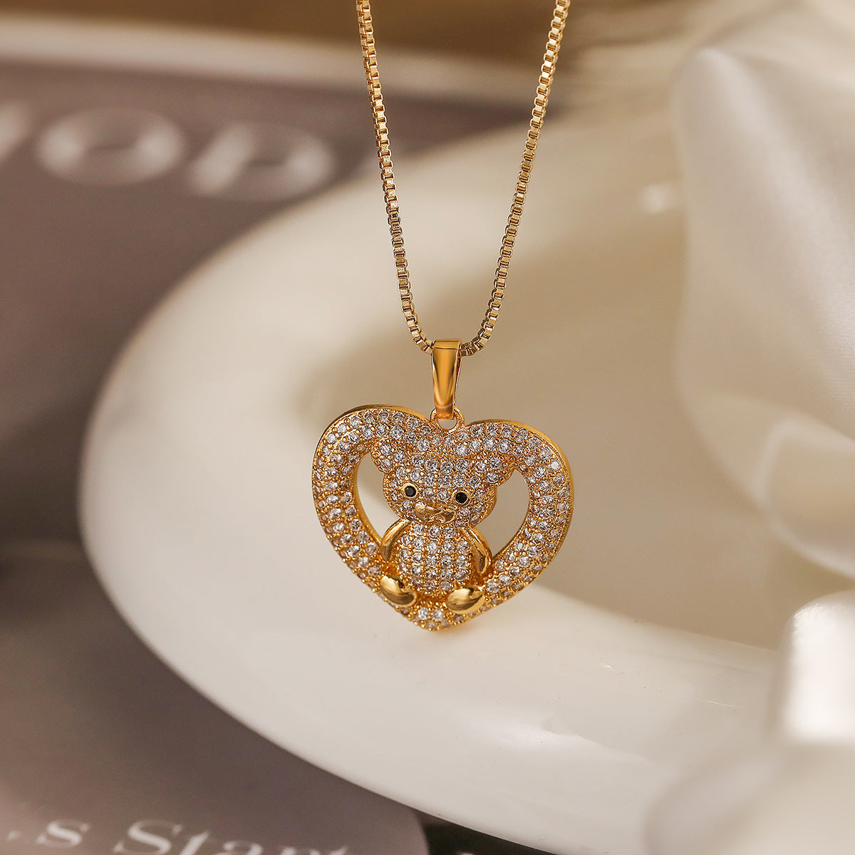 Minimalist Bear-Shaped Pendant Necklace for Women with Copper Base Plated in 18K Gold and Zircon Accents