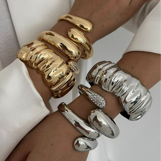 Bracciale a fascia a goccia in lega placcata lucida per affari di moda