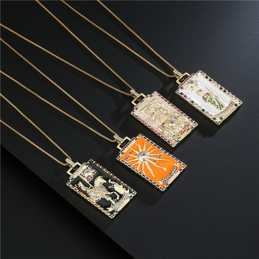 Collar con colgante de tarot geométrico minimalista de cobre con baño de oro de 18 quilates e incrustaciones de circonitas para mujer