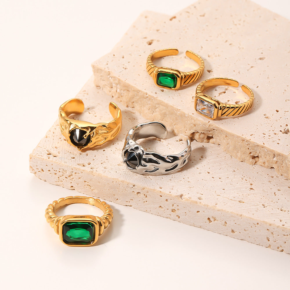 Anello vintage verde smeraldo con motivo geometrico da donna, con fascia in acciaio inossidabile placcato in oro 18 carati e intarsio in zircone