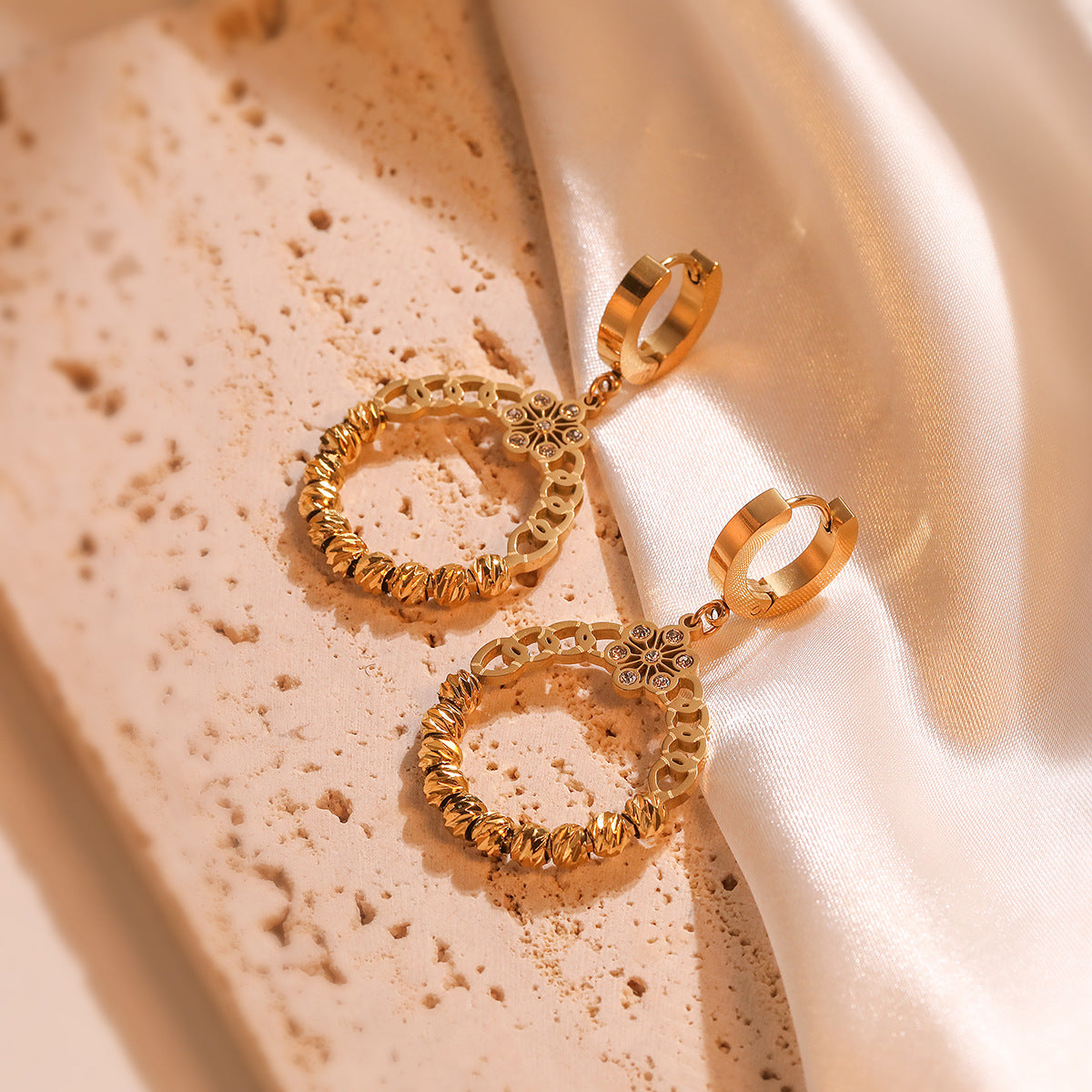 Orecchini minimalisti geometrici in acciaio al titanio da donna con placcatura in vero oro, gioielli di moda dalla forma irregolare