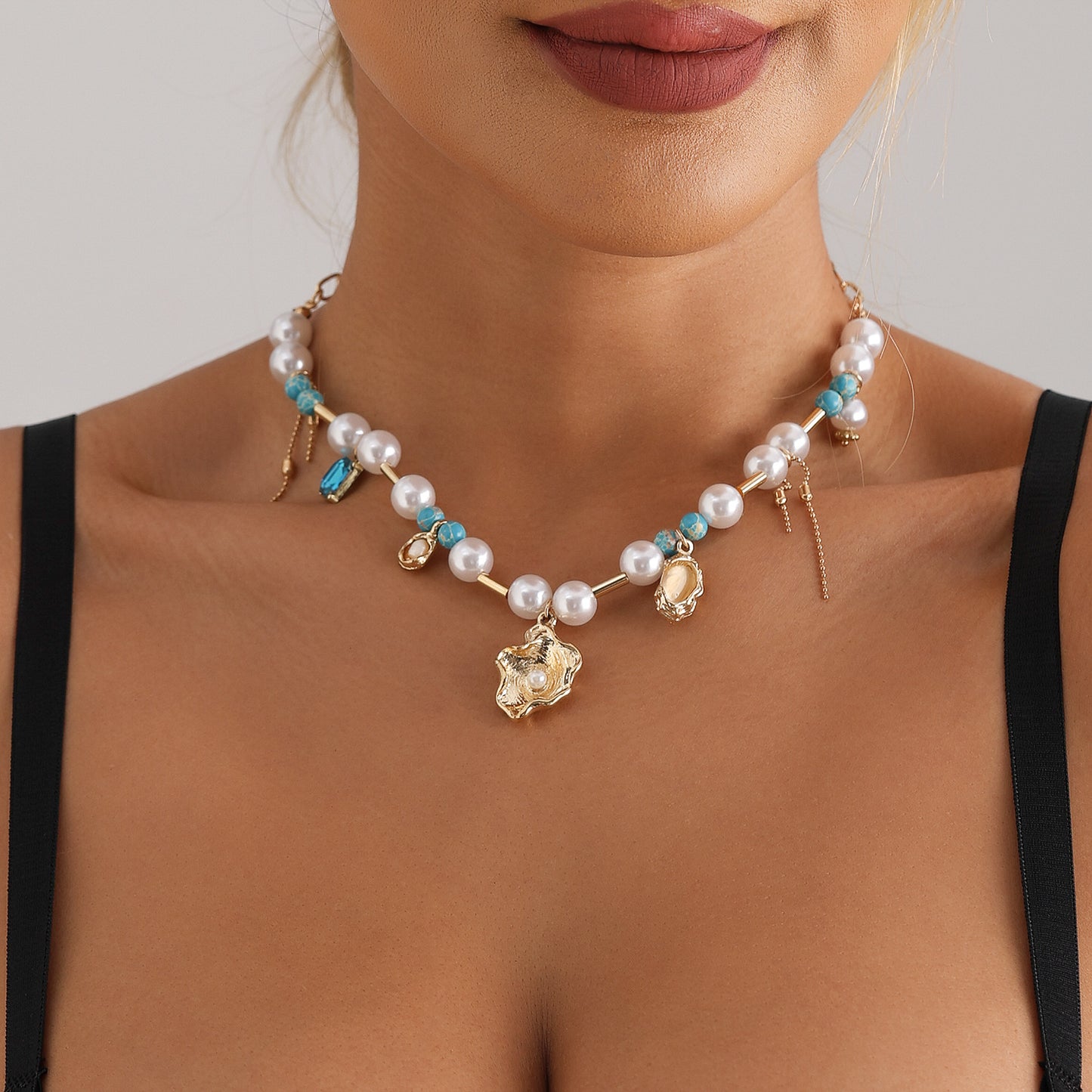 Fashion Casual Shell-Shaped Cat's Eye and Imitation Pearl Turquoise Pendant Necklace with Tassel Detail for Women