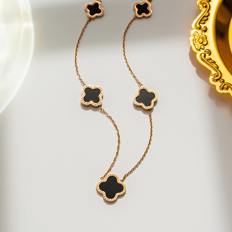 Collar de Acero de Titanio con Trébol de Cuatro Hojas Geométrico Chapado en Oro Rosa de 18K Lujo Ligero para Mujer