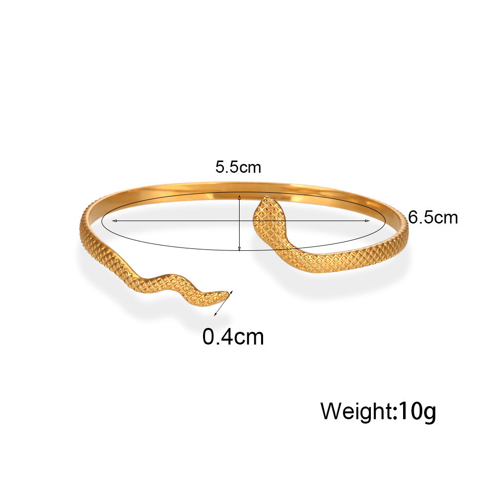 Fashionable Geometric Checkered Snake Chain Bracelet for Women in Stainless Steel with 18K Gold Plating