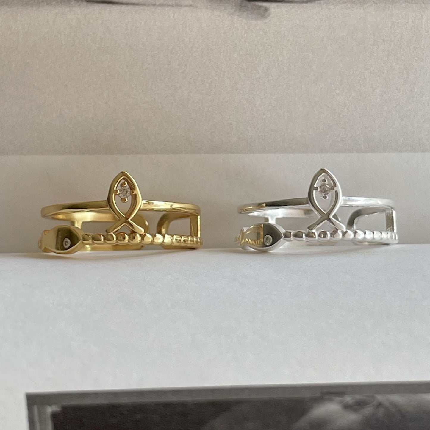 Anello minimalista a forma di pesce in Argento Sterling 925 con placcatura per donna