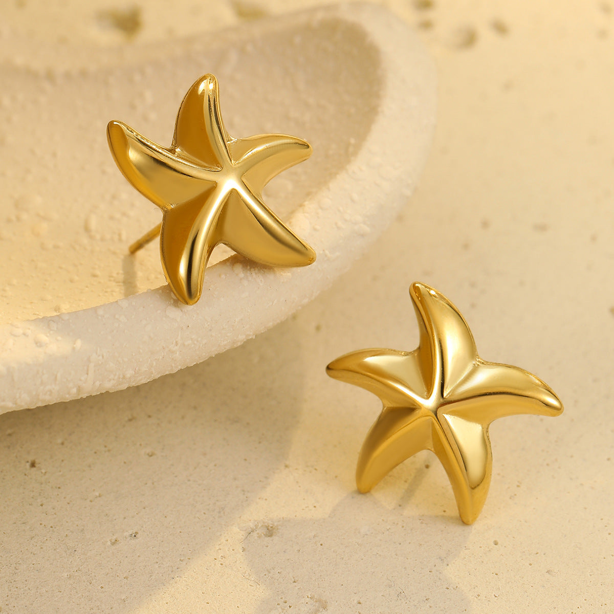 Orecchini Minimalisti a Stella in Acciaio Inossidabile Placcato Oro 18K Design Ispirato all'Oceano per Donna