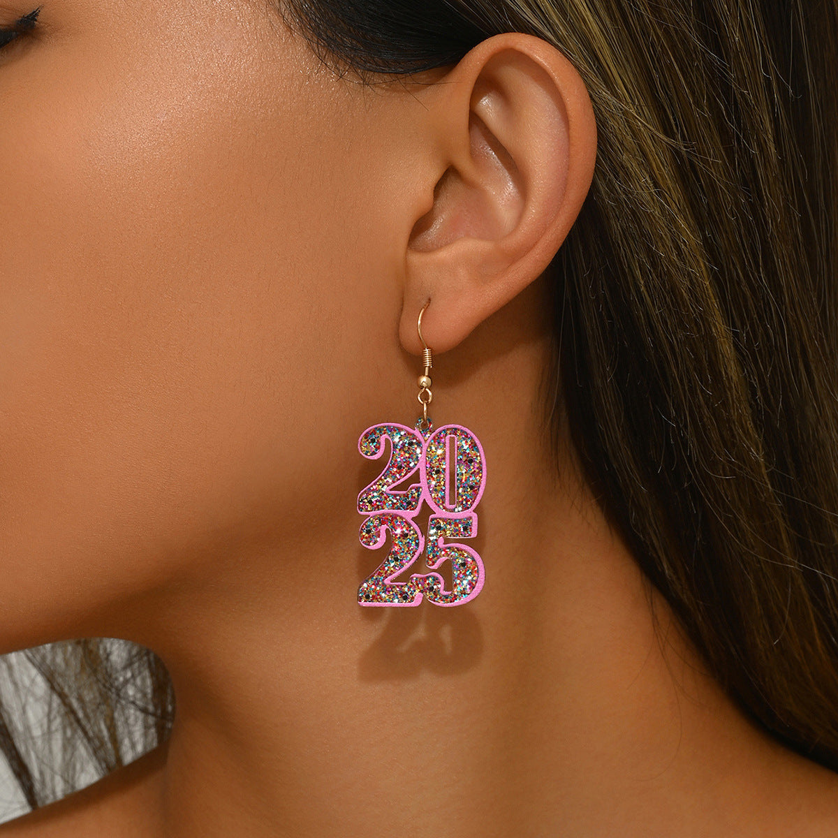 Pendientes minimalistas con diseño de número para mujer con acabado esmaltado en cobre y acero inoxidable