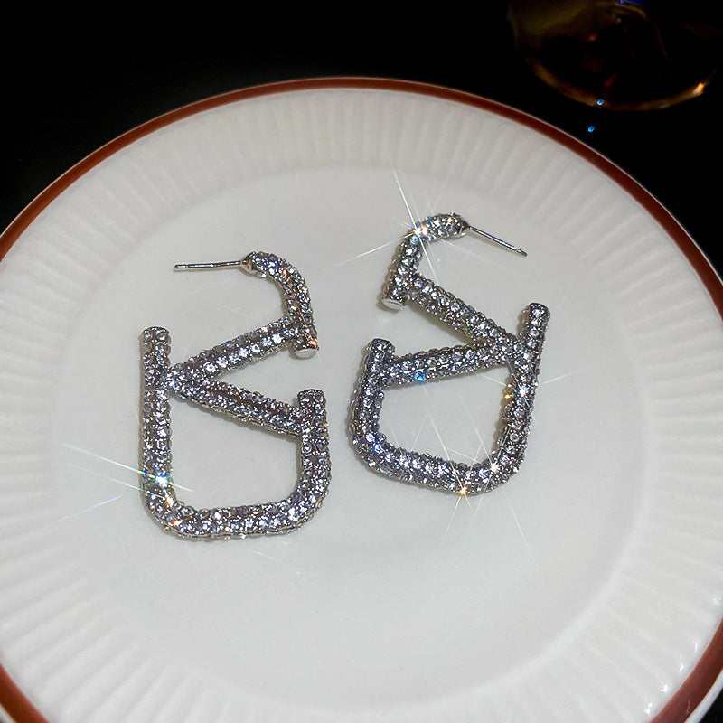 Orecchini a perno da donna in lega a forma di lettera, stile chic con intarsio in strass, gioielli alla moda e dall'aspetto lussuoso