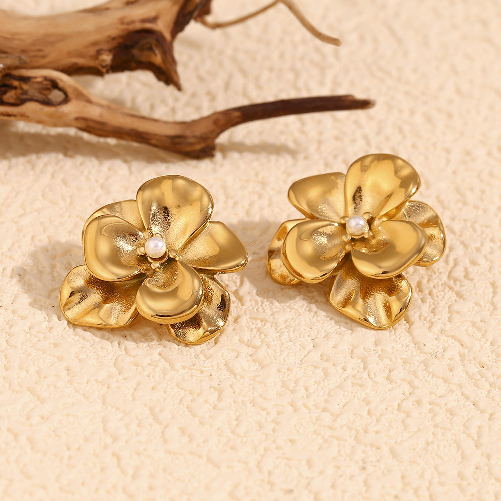Orecchini a perno da donna floreali vintage a doppio strato con petali di perle in acciaio inossidabile placcato oro 18 carati