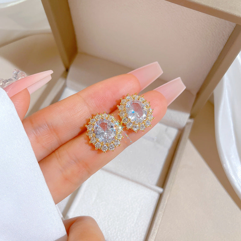 Collana da donna con catena ovale a marchese in acciaio al titanio con intarsio di strass di lusso