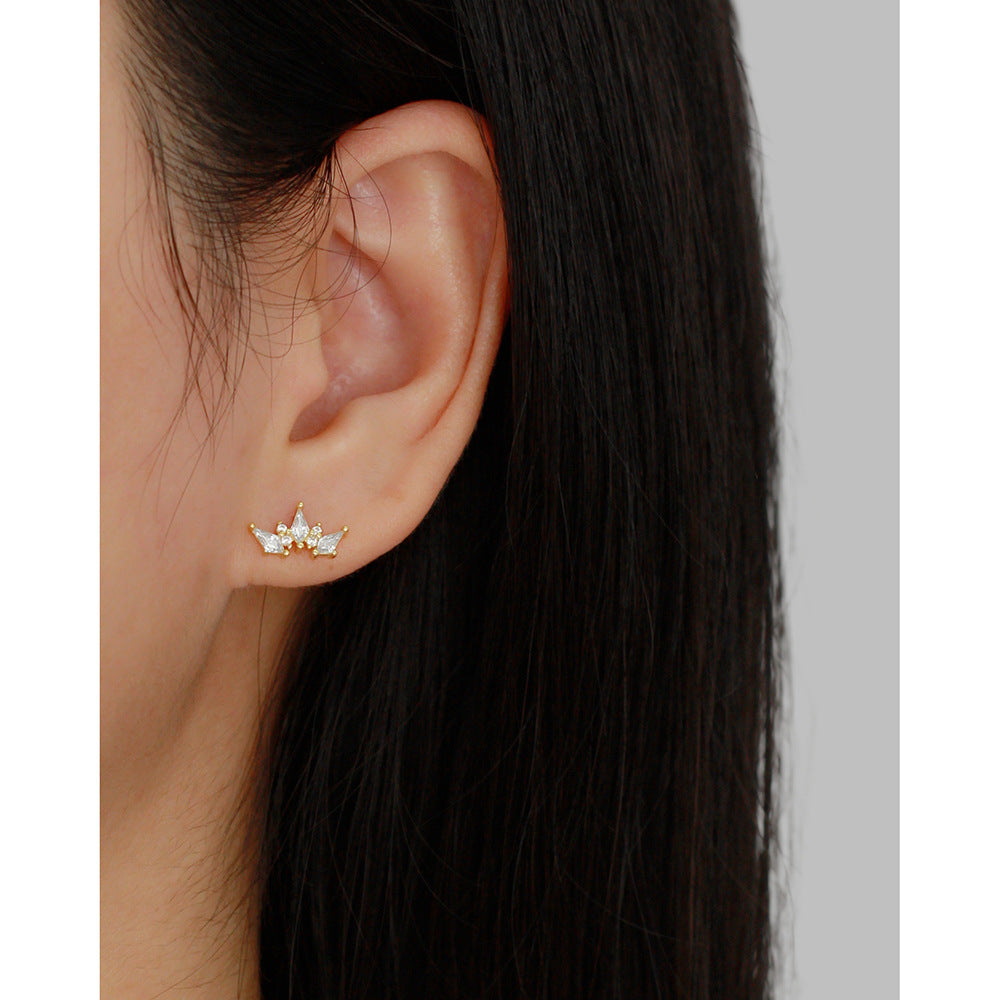Orecchini a perno con intarsio in zirconi cubici a corona in argento sterling 925 Sweet Streetwear da donna
