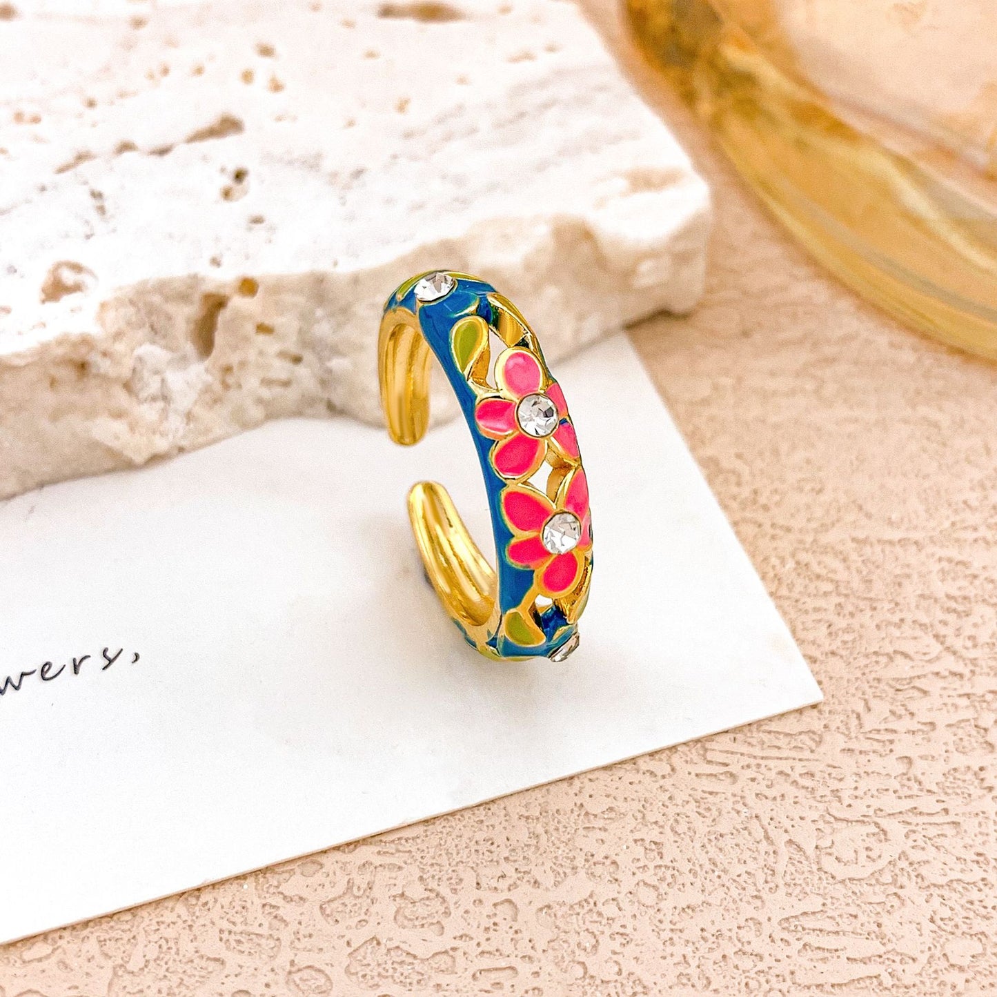 Anello in lega placcato oro con design floreale e cavo, elegante e di lusso, per donna