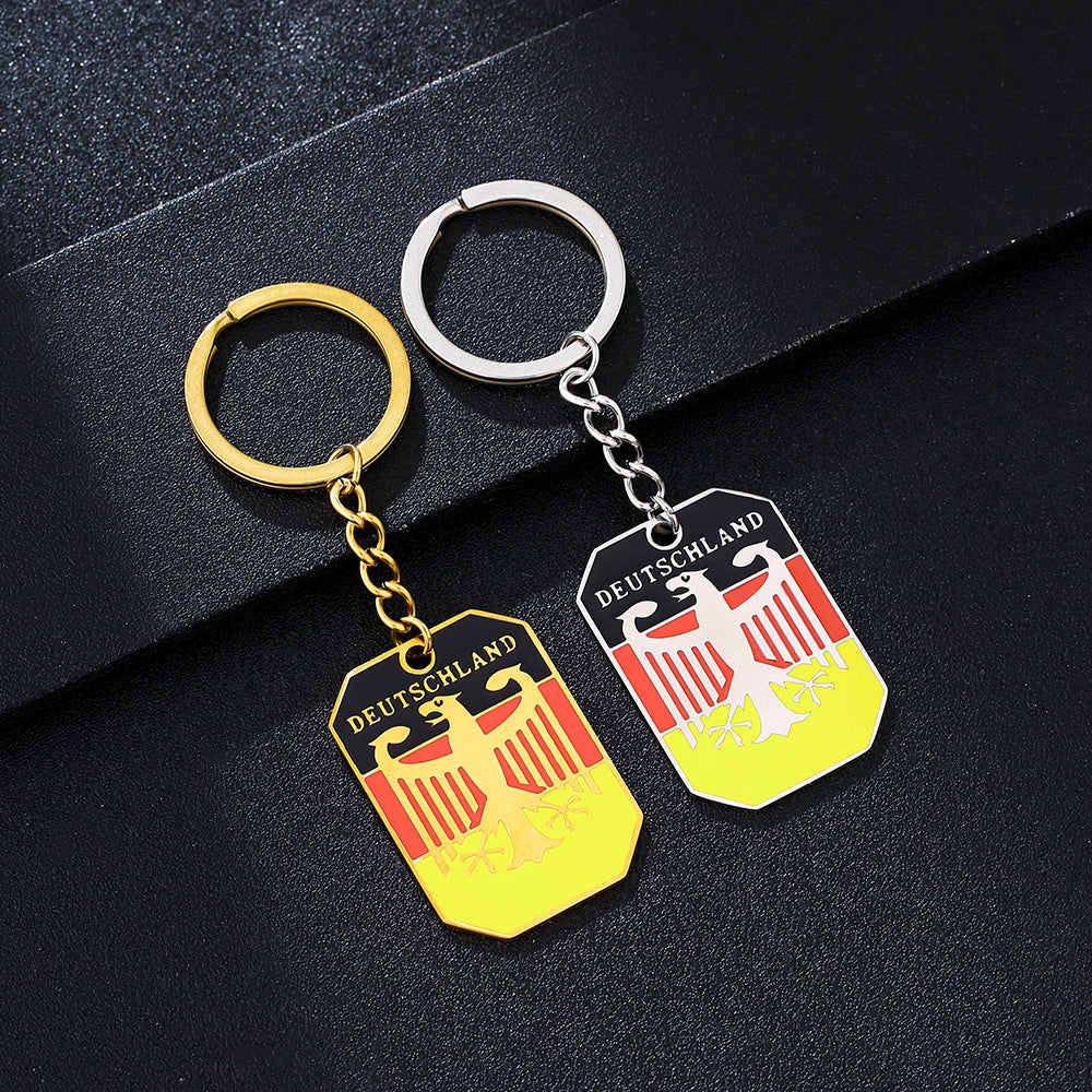 Llavero con Colgante de Águila Alemana Esmaltado Vintage para Hombres y Mujeres, Accesorio Unisex de Acero de Titanio