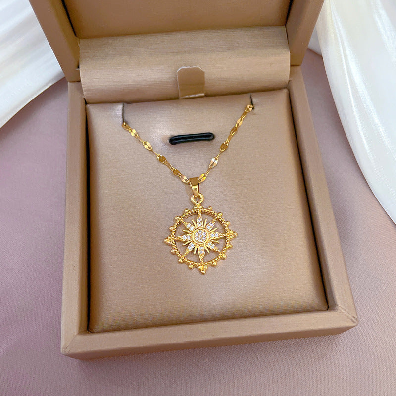 Collar de lujo de acero de titanio con microincrustaciones de diamantes de imitación en forma de estrella de ocho puntas para mujer con colgante de cobre chapado en oro y cadena ajustable