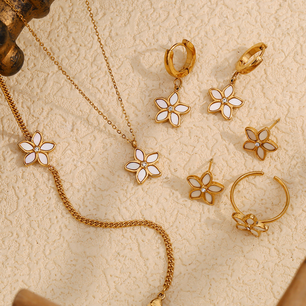 Fashionable Floral Shell Pendant Necklace for Women Stainless Steel with 18K Gold Plating