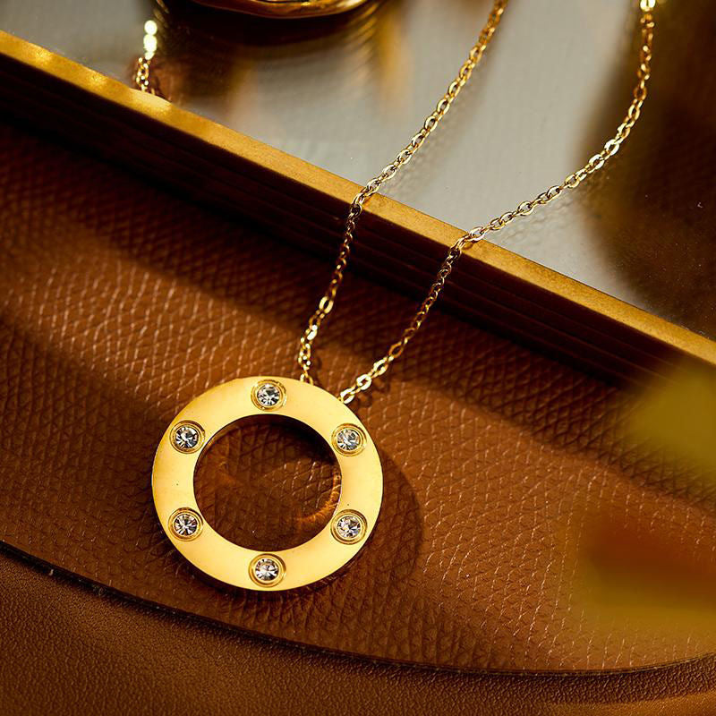 Collana Minimalista Rotonda con Pendente in Acciaio al Titanio Placcato per Donne e Uomini, Girocollo a Strati Ipoallergenico con Moneta Spessa, Gioiello Regalo di Compleanno
