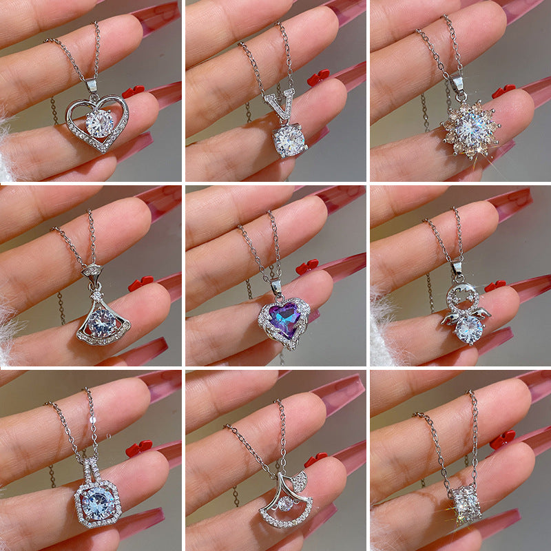 Collana Minimalista con Catena a Labbra in Acciaio al Titanio con Pendente in Rame e Intarsio di Strass