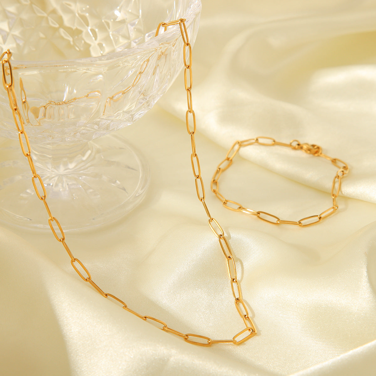 Minimalist 18K Gold Plated Geometric Titanium Steel O-Chain Necklace for Women
