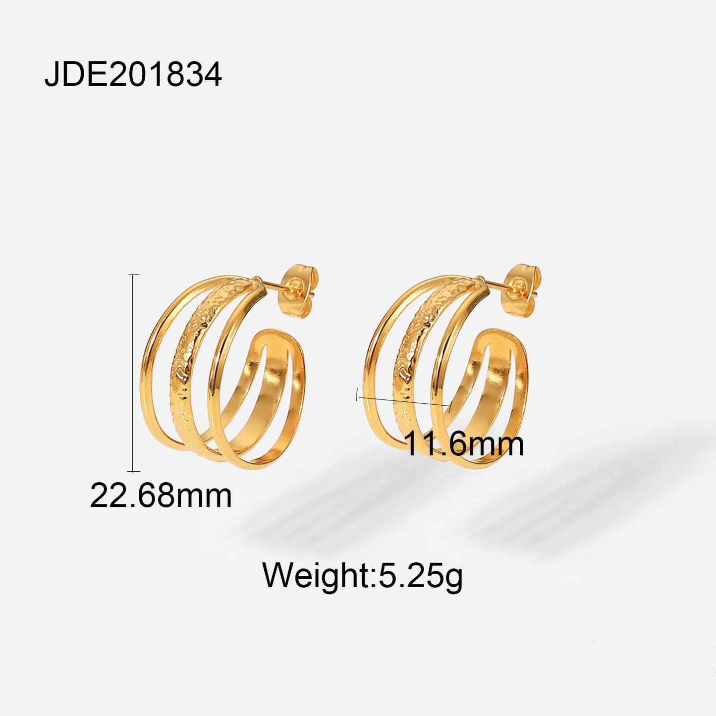 Orecchini da donna in acciaio al titanio a forma di C geometrica stile INS con placcatura in oro 18 carati e intarsio di strass verdi e bianchi