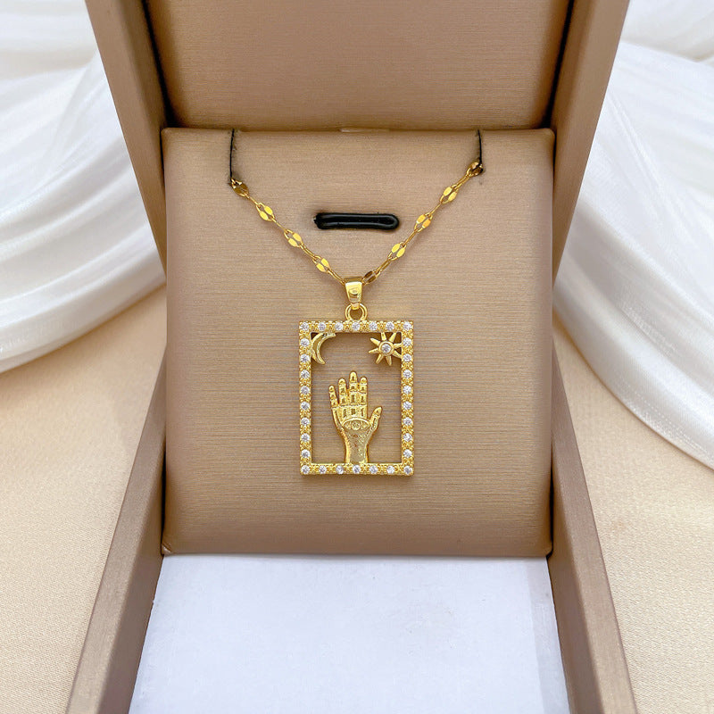 Collana pendente a luna geometrica minimalista in acciaio al titanio con accenti di strass per uomo e donna