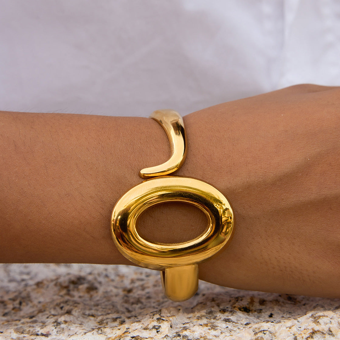 Pulsera Minimalista con Broche de Resorte de Acero Inoxidable y Acabado Bañado para Mujer