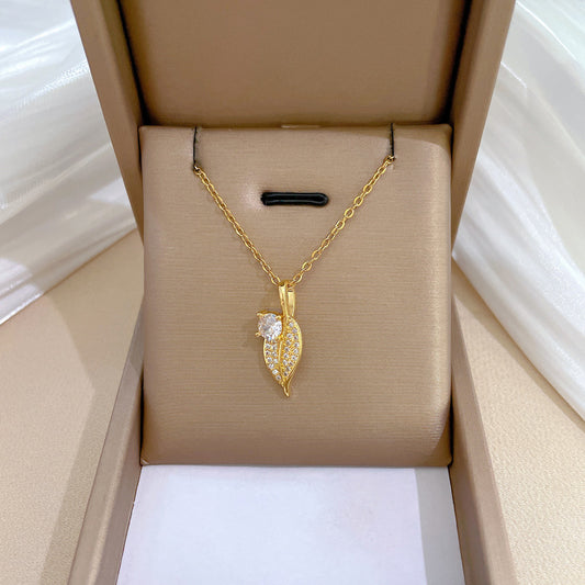 Collana girocollo con pendente a luna geometrico minimalista per donna e uomo, catena in acciaio inossidabile con lussuosi dettagli in strass