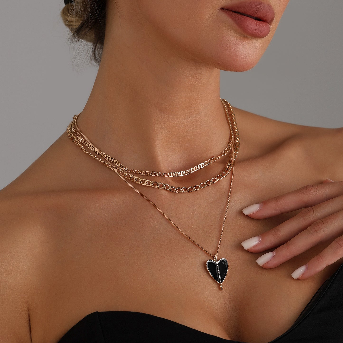 Vintage-Inspired Symmetrical Heart Pendant Necklace for Women Alloy with Enamel Finish Fashion Layered Clavicle Chain