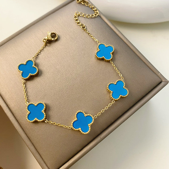 Minimalist Clover-Shaped Titanium Steel Bracelet with Gold Plating for Women and Men